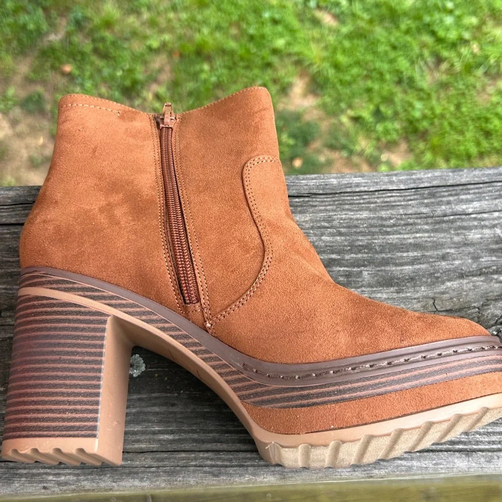 Wonderly Mandy Platform Boots 8.5 Rust Suede Chunky Heel Boho Retro 70s Lug Sole